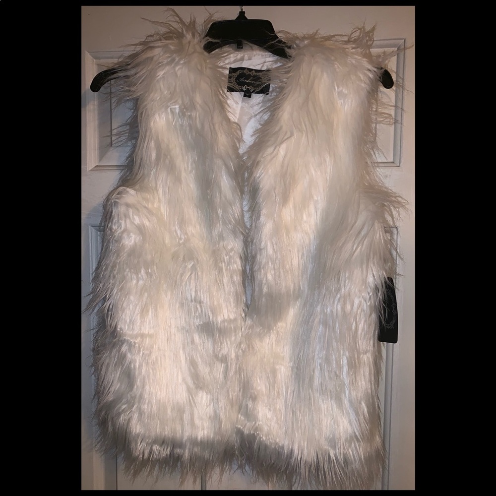 Ladies Medium White Vest.